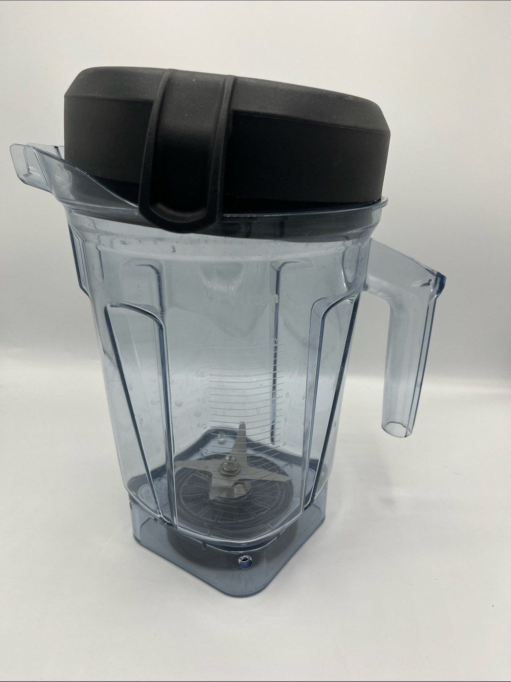 Vitamix 120204 C Blender Pitcher 64oz Rubber Lid